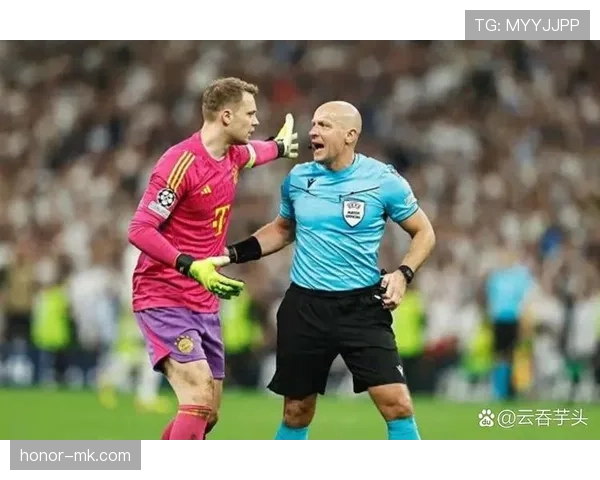 越位判罚中防守动作如何影响裁判决断分析